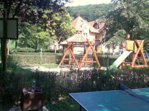 Hotel Szeleta Лиллафюред Экстерьер фото